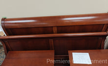 Load image into Gallery viewer, (6) Piece "Queen" Bedroom Suite...by Thomasville