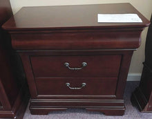 Load image into Gallery viewer, Three Piece Bedroom Set...by Haverty&#39;s
