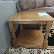 Load image into Gallery viewer, Oak End Table

