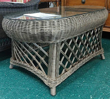 Load image into Gallery viewer, Wicker Oval Patio Table

