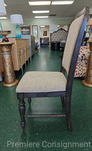 Load image into Gallery viewer, Seven Piece Dining Table Set...by Haverty&#39;s
