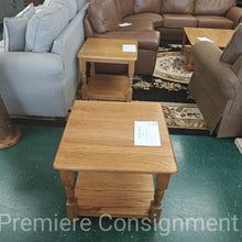 Load image into Gallery viewer, Oak End Table
