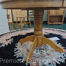 Load image into Gallery viewer, Small Oak Dinette Table
