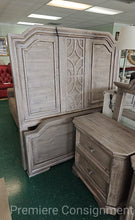 Load image into Gallery viewer, Five Piece Queen Bedroom Set

