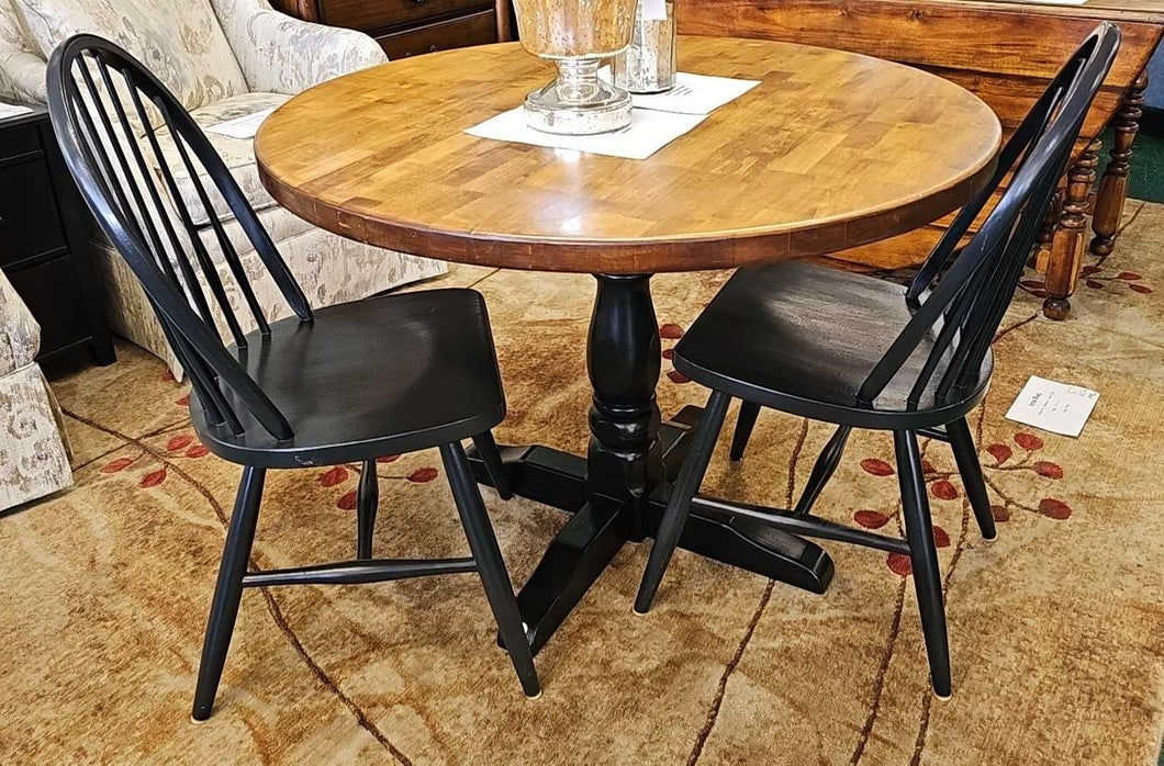 Small Round Dining Table set w/4 chairs