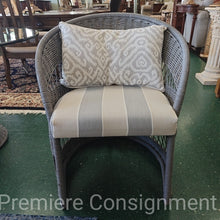 Load image into Gallery viewer, Five Piece Wicker Dinette Set

