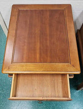 Load image into Gallery viewer, Pedestal Accent Table...by Hammary
