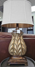 Load image into Gallery viewer, Table Lamp w/ Oval Shade...3 way lite
