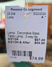 Load image into Gallery viewer, Decorative Base Table Lamp...3 way lite
