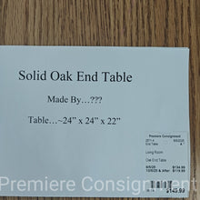 Load image into Gallery viewer, Oak End Table
