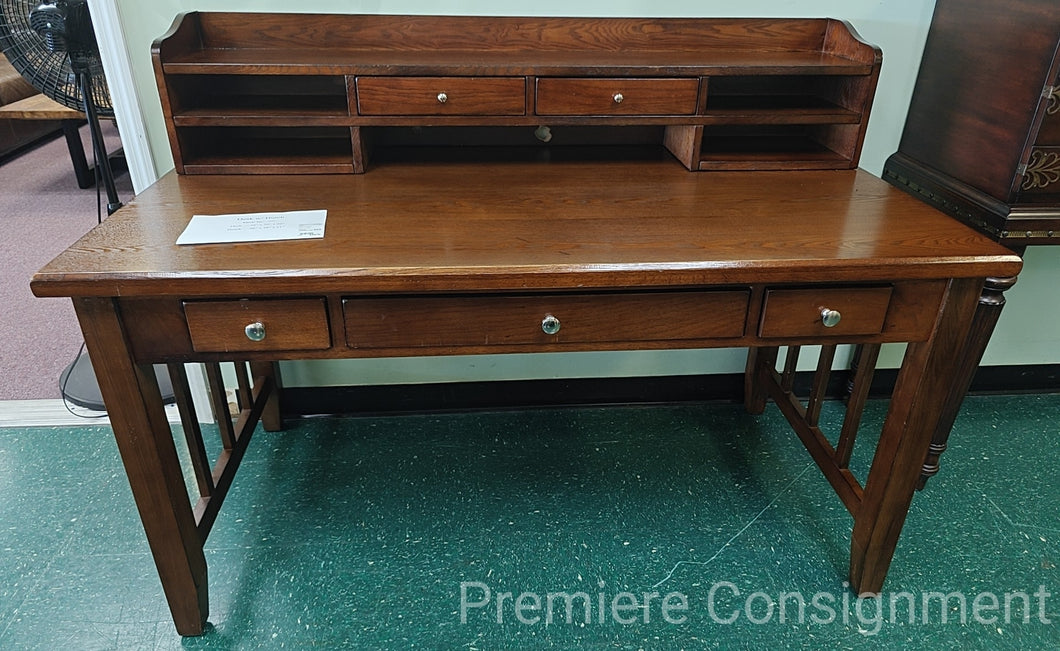 Desk w/ Hutch