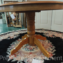 Load image into Gallery viewer, Small Oak Dinette Table
