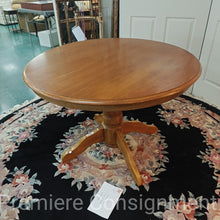 Load image into Gallery viewer, Small Oak Dinette Table
