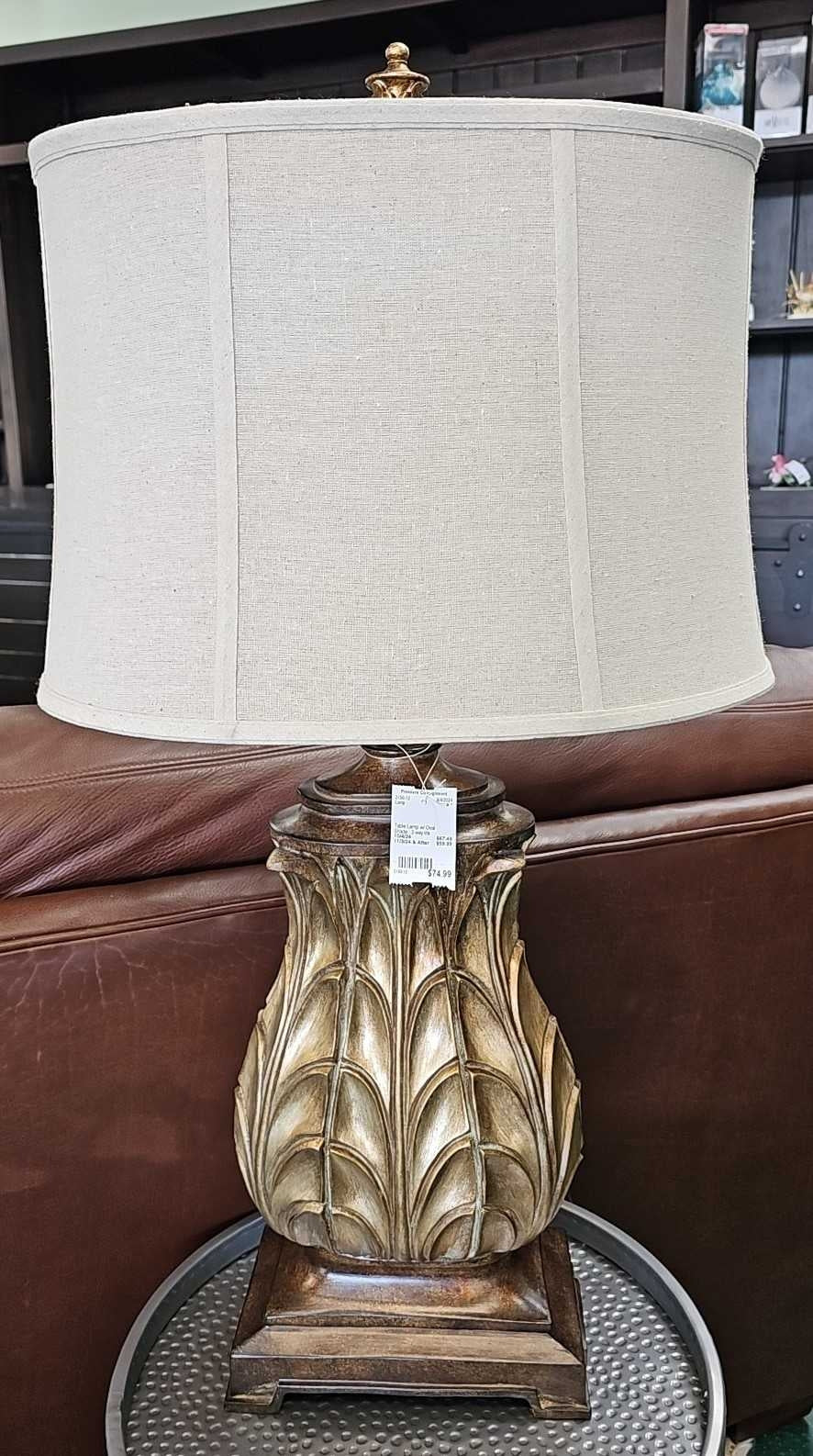 Table Lamp w/ Oval Shade...3 way lite