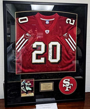 Load image into Gallery viewer, Autographed / Framed NFL Jersy &quot;Garrison Hearst
