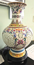 Load image into Gallery viewer, Decorative Oriental Motif Table Lamp
