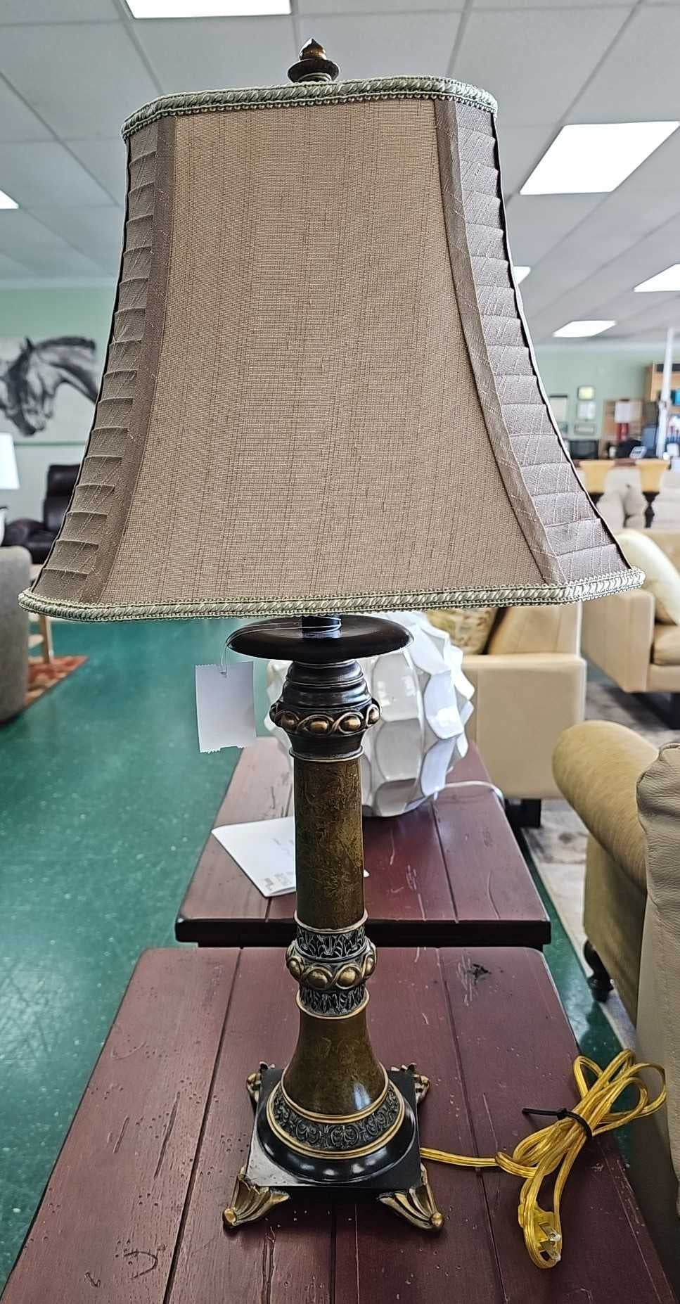 Decorative Base Table Lamp...3 way lite