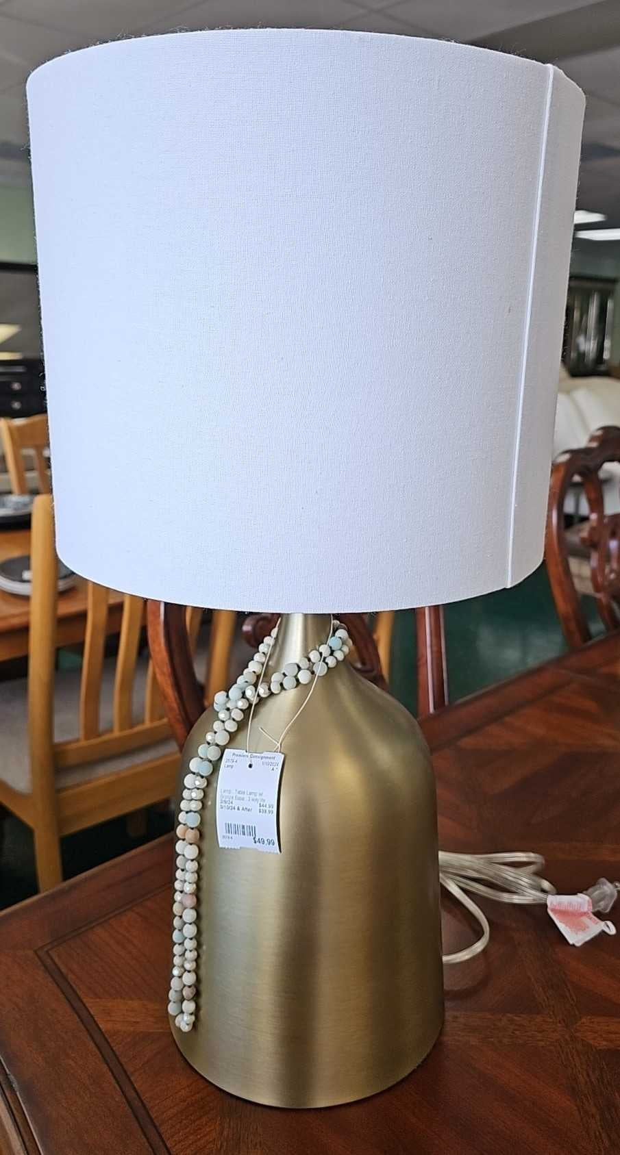 Table Lamp w/ Bronze Base...3 way lite