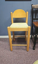 Load image into Gallery viewer, Pair of stationary Stools w/ Rush Seats
