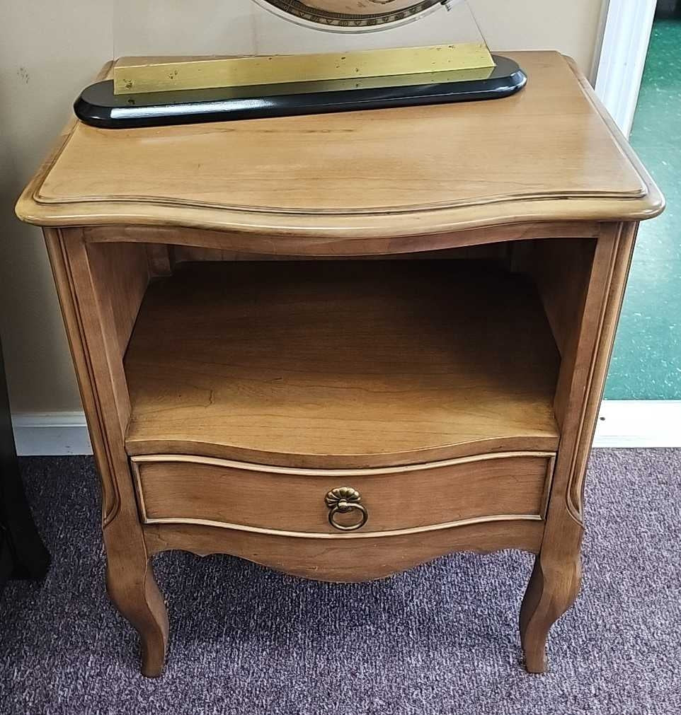 Small Accent Table w/ Drawer